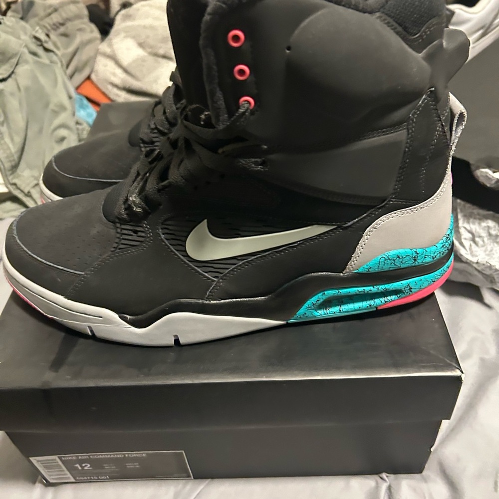 2014 Spurs Nike Air Command Force pumps